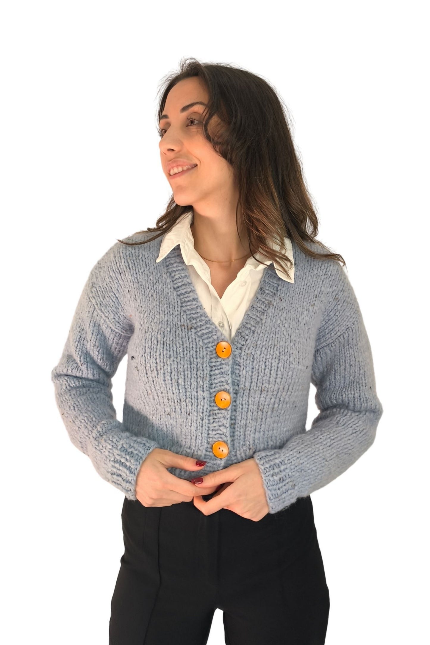 Gri El Örgüsü Crop Hırka – V Yaka Düğmeli Triko