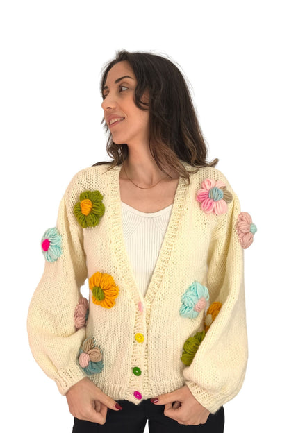 Krem 3D Çiçek Motifli Triko Hırka