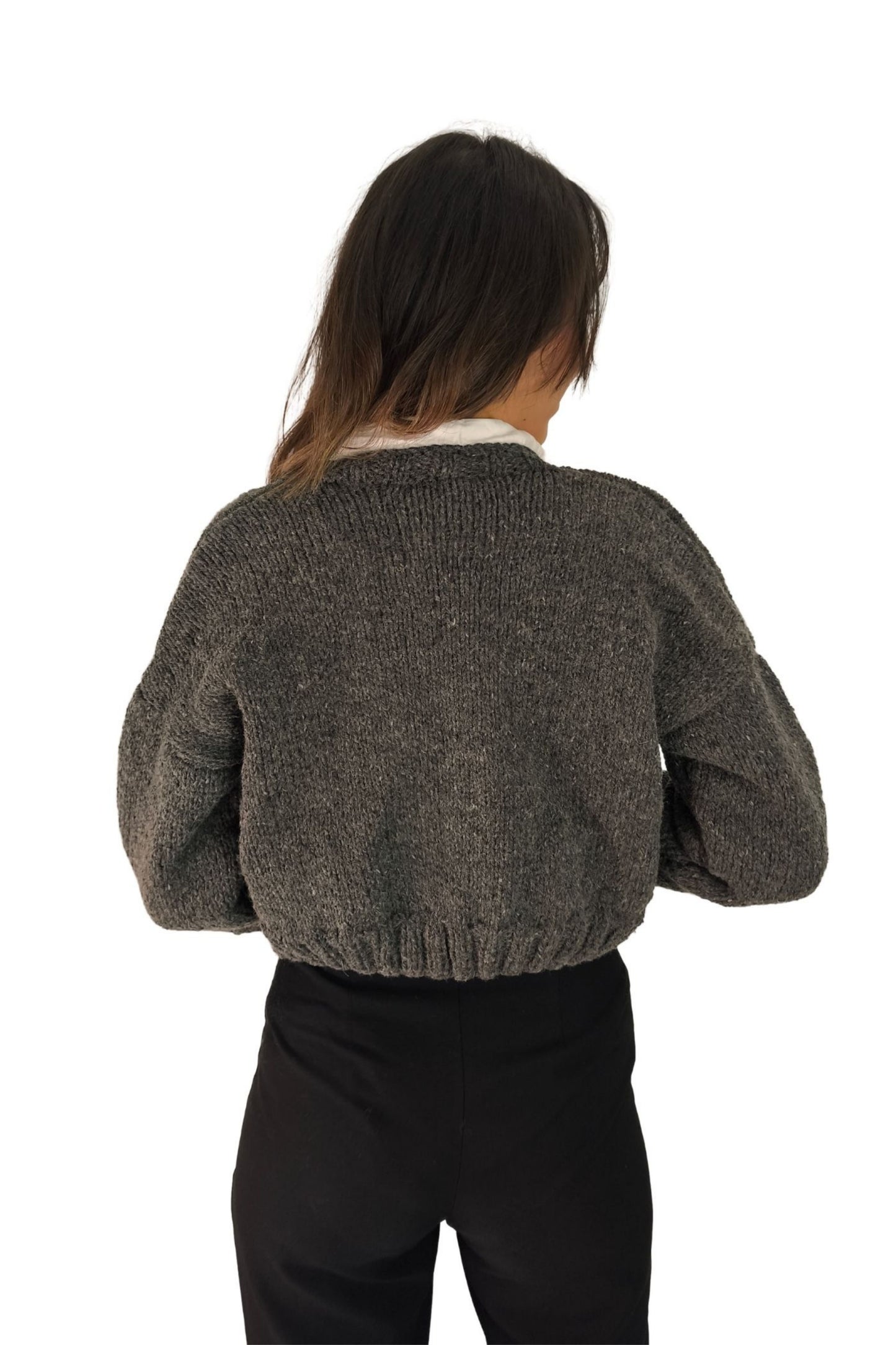 Koyu Gri Crop Triko Hırka – Düğmeli V Yaka Tasarım