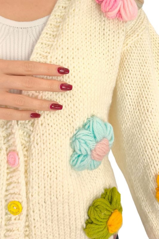 Krem 3D Çiçek Motifli Triko Hırka