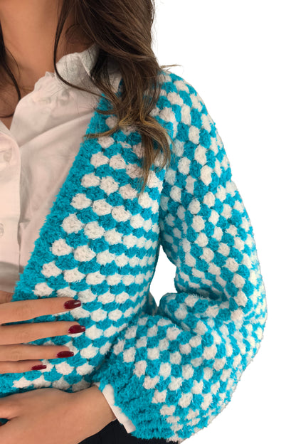 Kare Motifli Mavi Triko Hırka – Crop Kesim El Örgüsü Tasarım