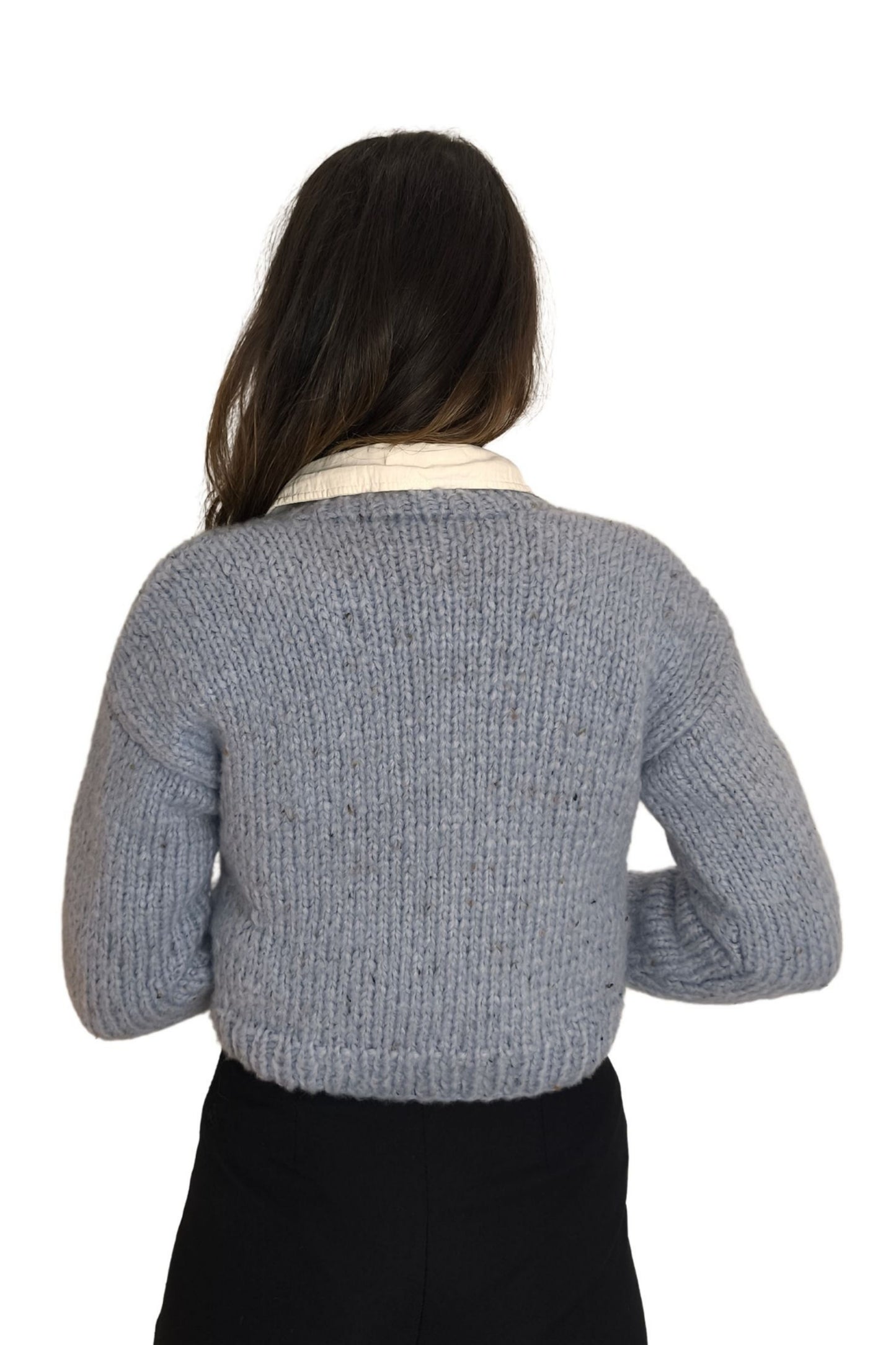 Gri El Örgüsü Crop Hırka – V Yaka Düğmeli Triko