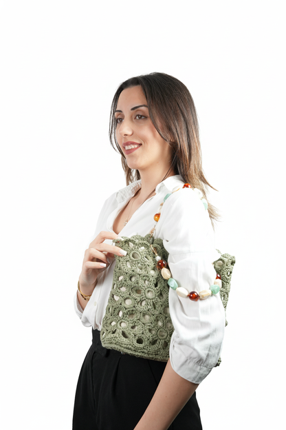 Statement Boncuk Saplı El Yapımı Örgü Çanta – Çiçek Motifli Tasarım